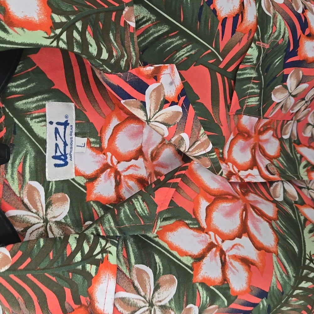 UZZI Hawaiian Floral Men's Shirt - Multicolor - Picture 5 of 9